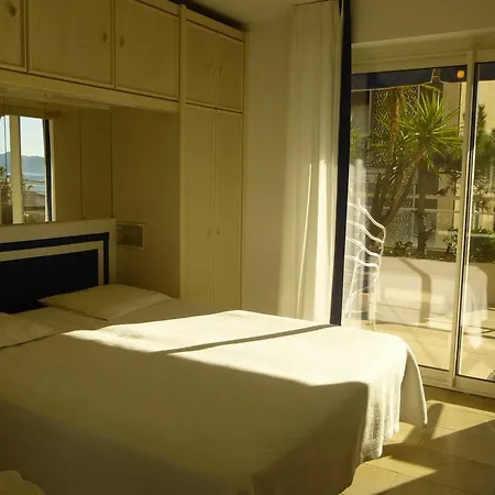 One Bedroom Drap D'or Lägenhet *